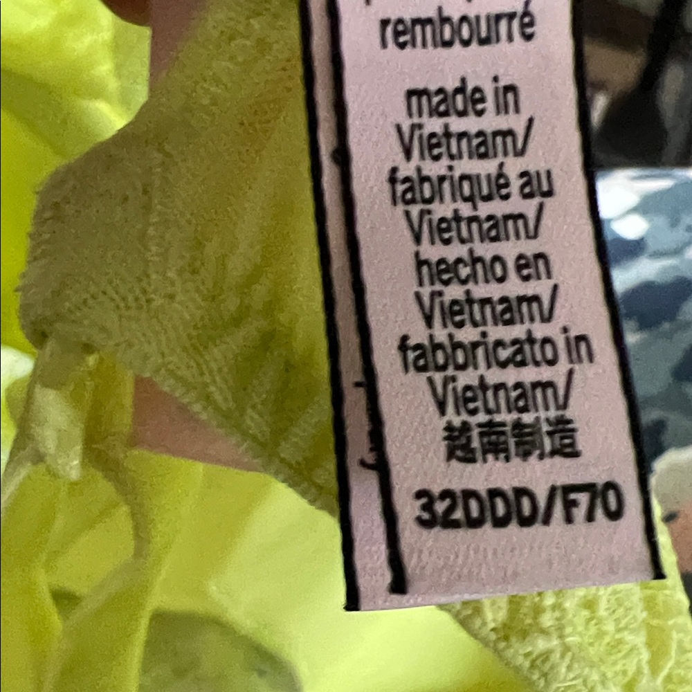 Victoria's Secret Lime Lace Bra - Picture 5 of 5